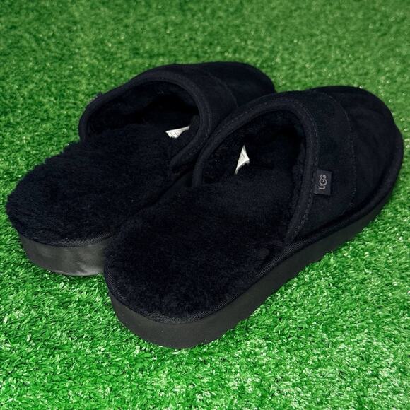 UGG Leisure Outdoor Slide Slippers Men’s 11 Black Cozy Comfort Slip-On NEW NEW